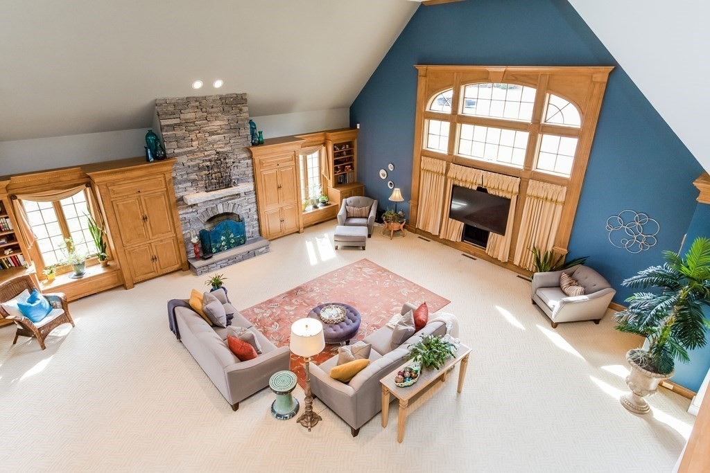 636 Wolf Swamp Road Longmeadow, MA 01106 - Photo 2 of 34