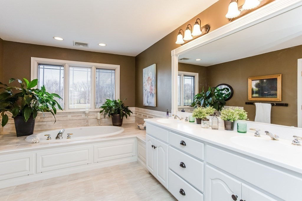 636 Wolf Swamp Road Longmeadow, MA 01106 - Photo 24 of 34