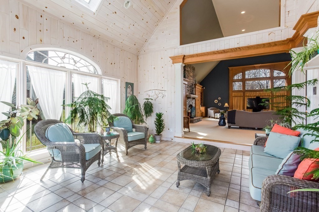636 Wolf Swamp Road Longmeadow, MA 01106 - Photo 7 of 34