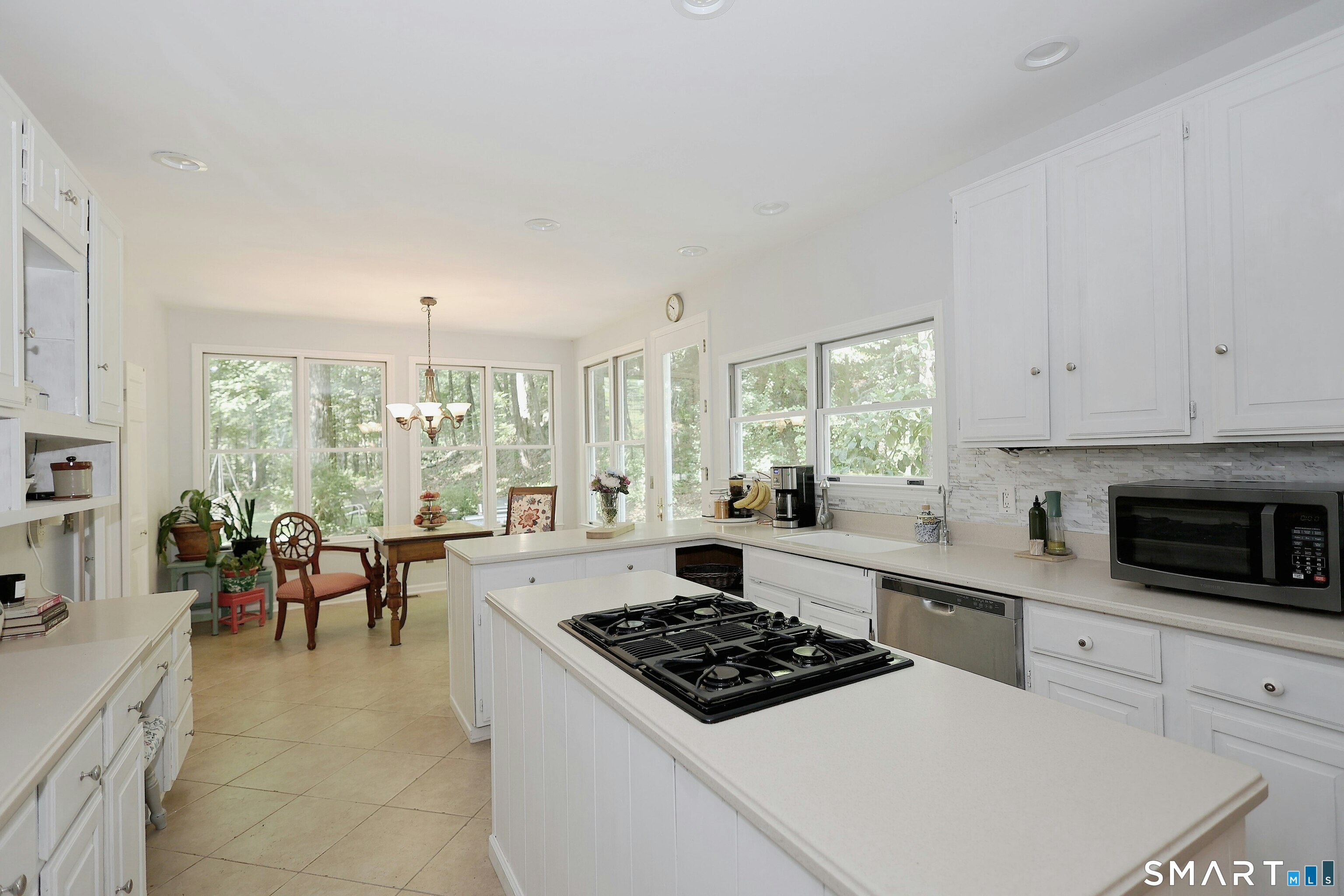 123 A Peaceable Street Redding, CT 06896 - Photo 19 of 40