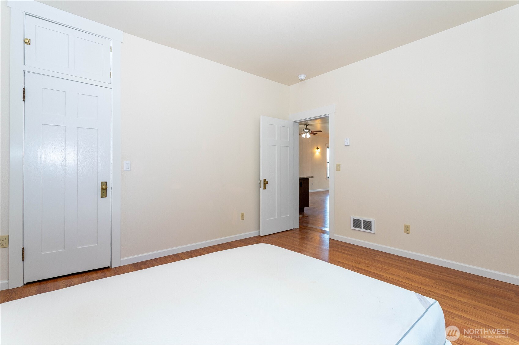 3010 East Spruce Street Seattle, WA 98122 - Photo 15 of 20 a view of a room with an empty space