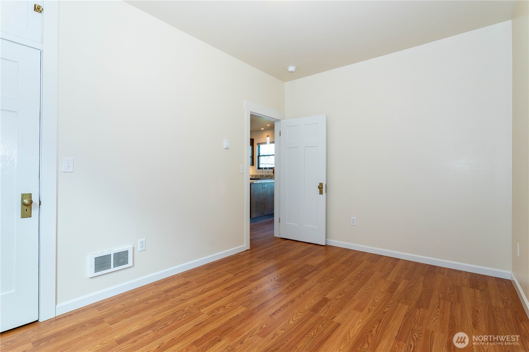 3010 East Spruce Street Seattle, WA 98122 - Photo 17 of 20 wooden floor in an empty room