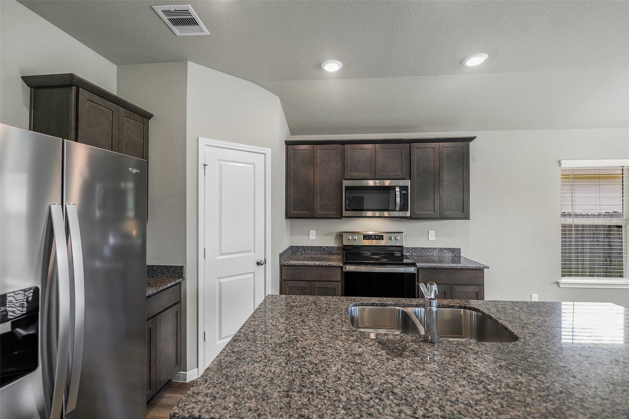 5333 Samuel Run Bryan, TX 77807 - Photo 8 of 30