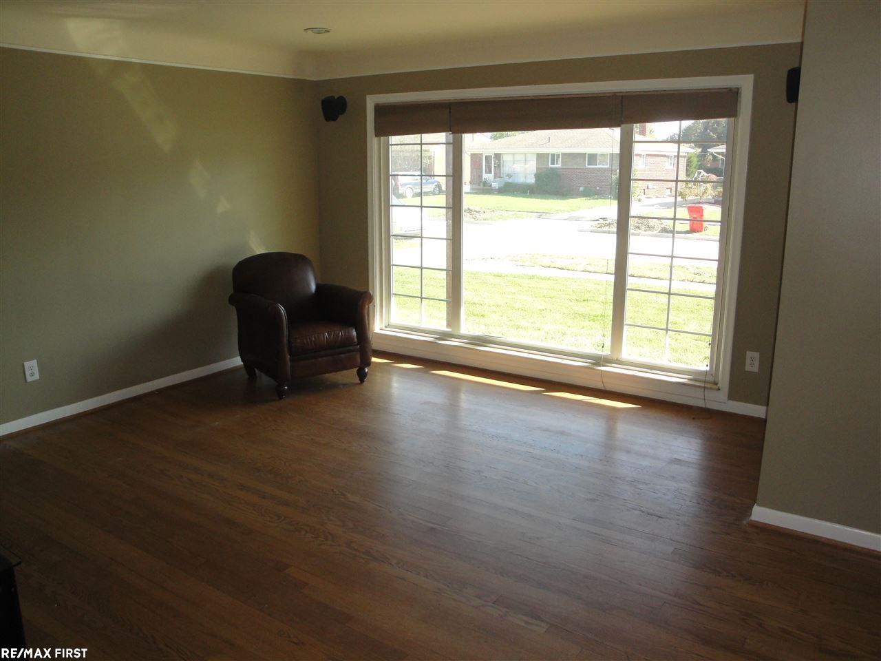 17851 North Wind Drive Fraser, MI 48026 - Photo 4 of 25 31331971-3.JPG