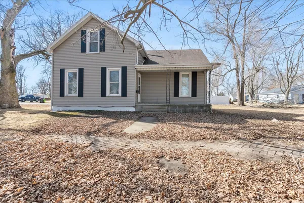 $134,900 | 301 North 2nd Avenue, Chenoa, IL 61726