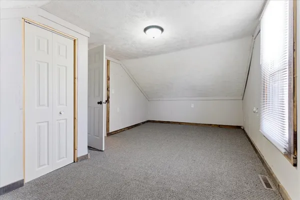 $115,000 | 301 North 2nd Avenue, Chenoa, IL 61726