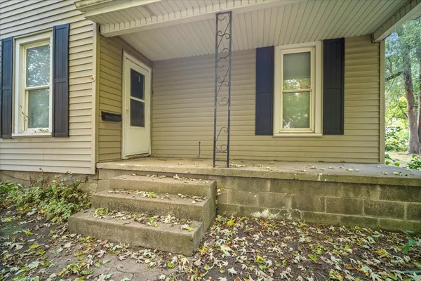 $115,000 | 301 North 2nd Avenue, Chenoa, IL 61726
