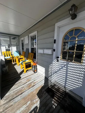 $2,700 | 119 Halstead Avenue, Unit 1, Wallington, NJ 07057