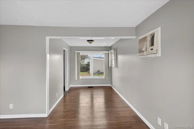 $434,000 | 21 North Somerset Road, Amityville, NY 11701