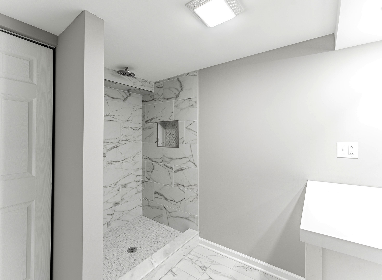 2733 West 38th Street Chicago, IL 60632 - Photo 22 of 30 a bathroom with a shower