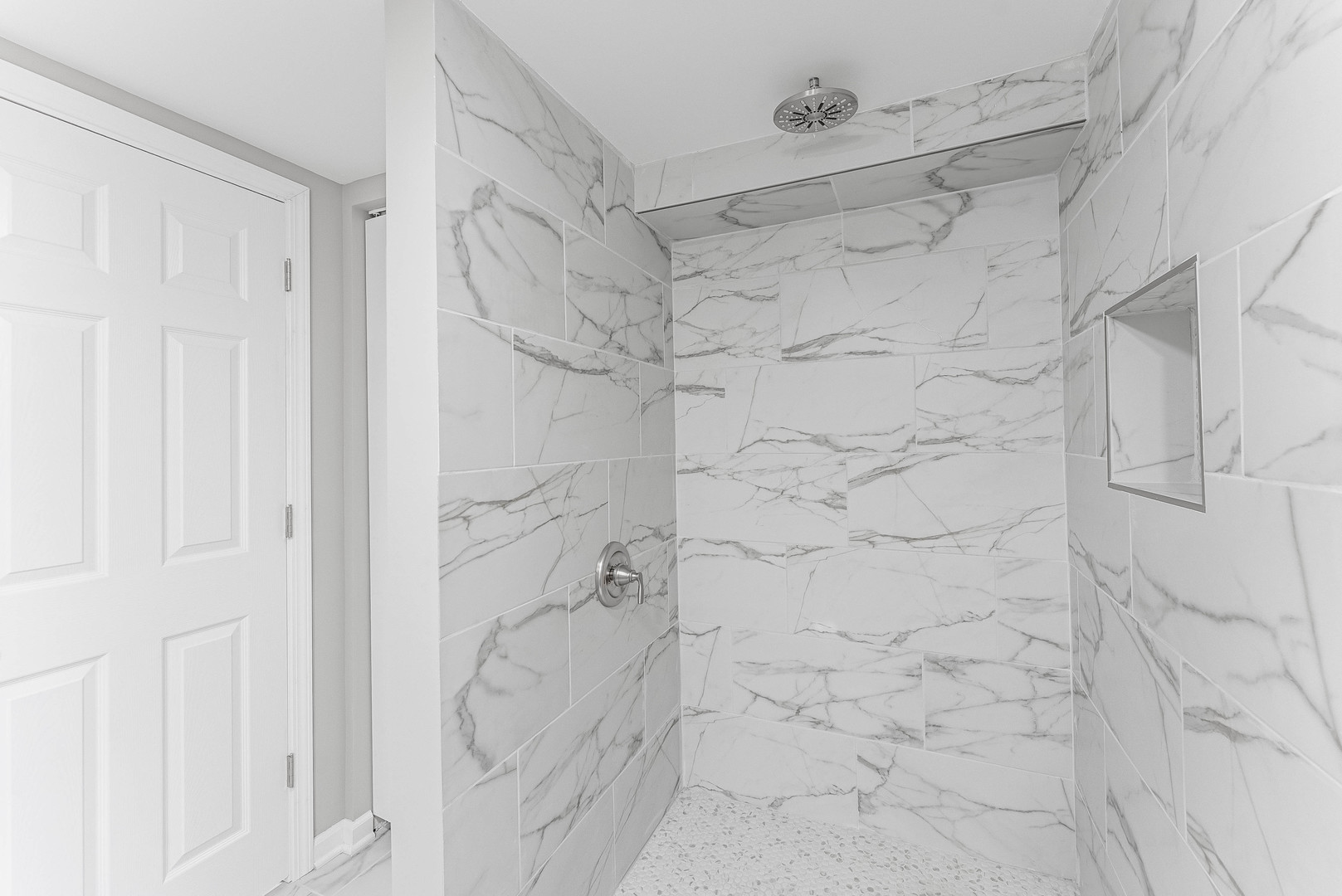 2733 West 38th Street Chicago, IL 60632 - Photo 23 of 30 a bathroom with a shower