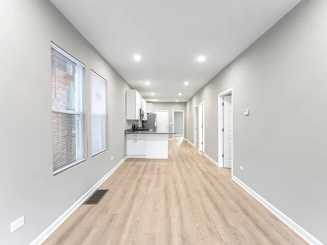 $407,888 | 2733 West 38th Street, Chicago, IL 60632