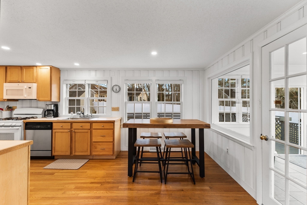 32 Emerson Road Falmouth, MA 02536 - Photo 12 of 42