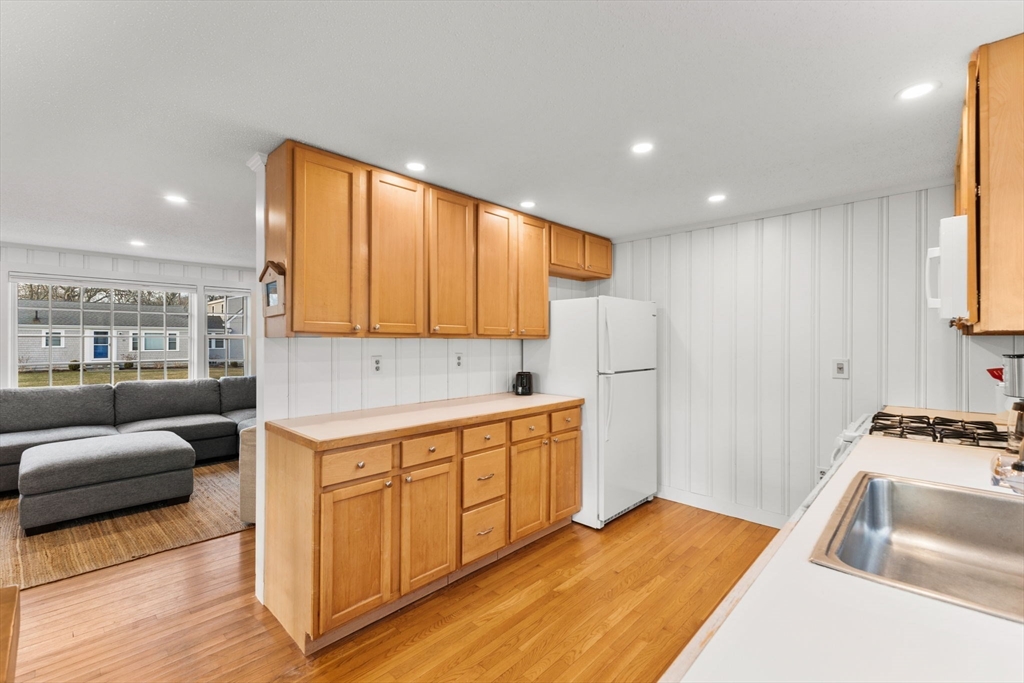 32 Emerson Road Falmouth, MA 02536 - Photo 15 of 42