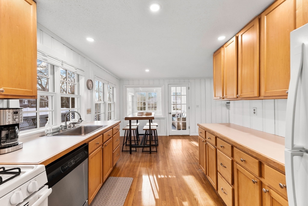 32 Emerson Road Falmouth, MA 02536 - Photo 16 of 42