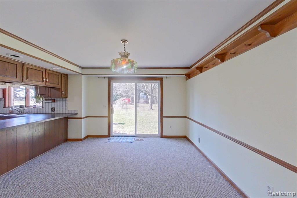 2124 Hadley Road Lapeer, MI 48446 - Photo 19 of 49