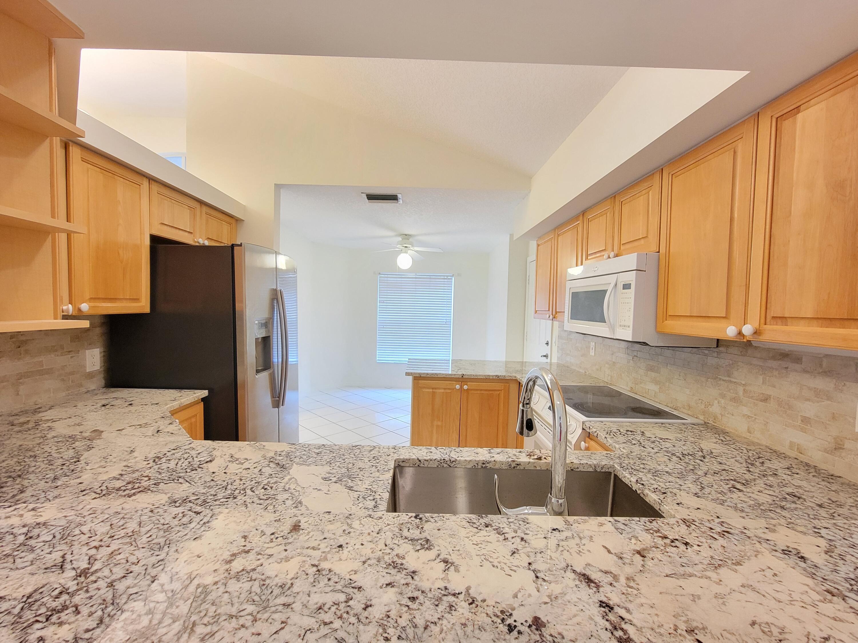 3041 Casa Rio Court Riviera Beach, FL 33418 - Photo 9 of 37 20211125_103019