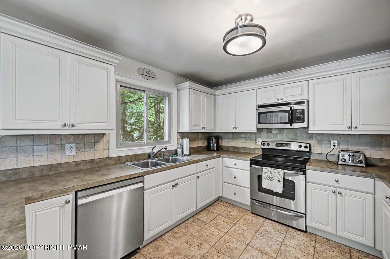 1233 Clear Pond Road Pocono Pines, PA 18350 - Photo 23 of 84 1233 Clear Pond Rd 19 Large