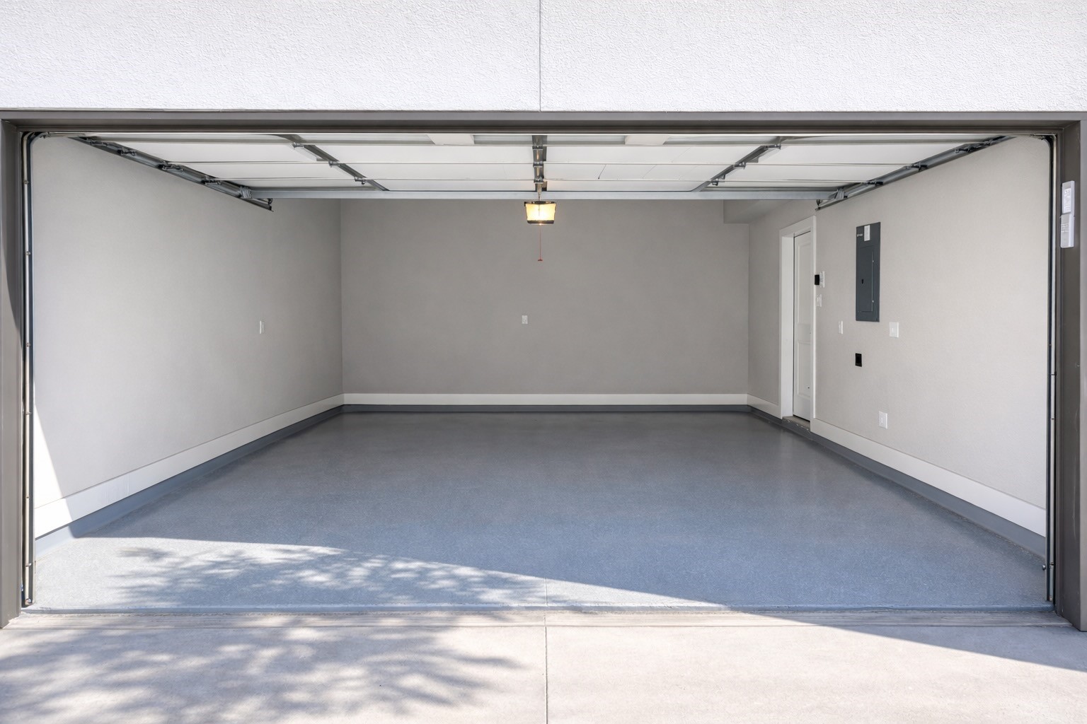 10806 Warwana Road, Unit C Houston, TX 77043 - Photo 35 of 35 a view of a garage