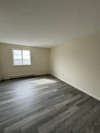 $1,650 | 16 Manning Street, Unit 201, Derry, NH 03038