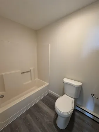 $1,650 | 16 Manning Street, Unit 201, Derry, NH 03038