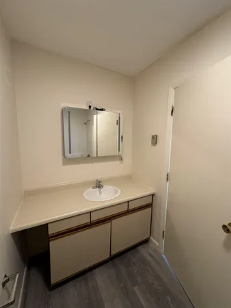 $1,650 | 16 Manning Street, Unit 201, Derry, NH 03038