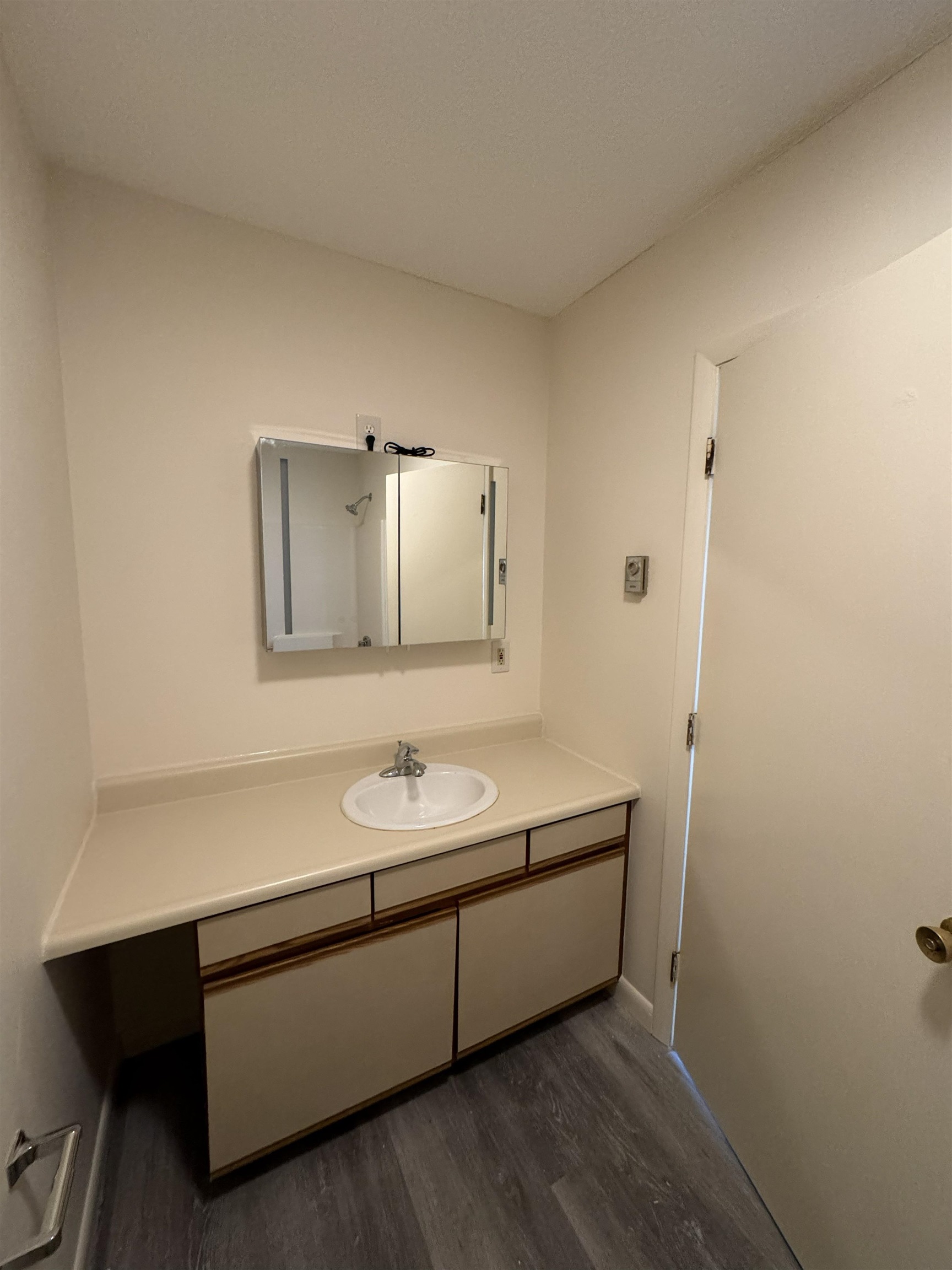 16 Manning Street, Unit 201 Derry, NH 03038 - Photo 6 of 6