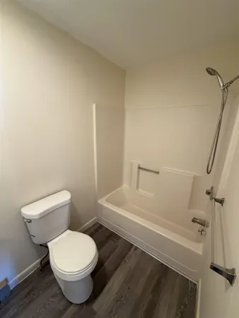 $1,650 | 16 Manning Street, Unit 201, Derry, NH 03038