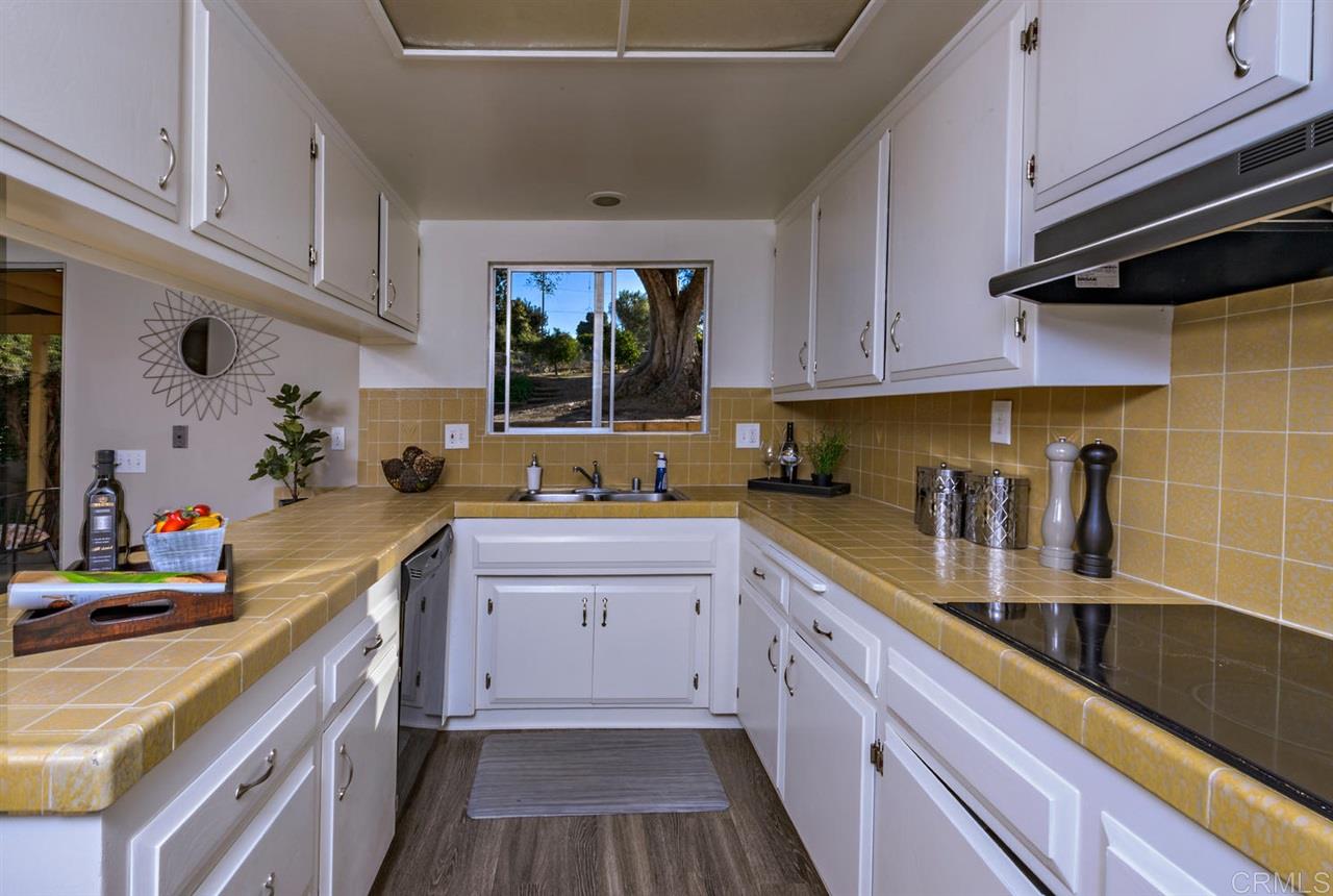 1420 Los Conejos Road Fallbrook, CA 92028 - Photo 9 of 24 Gallery Image 9