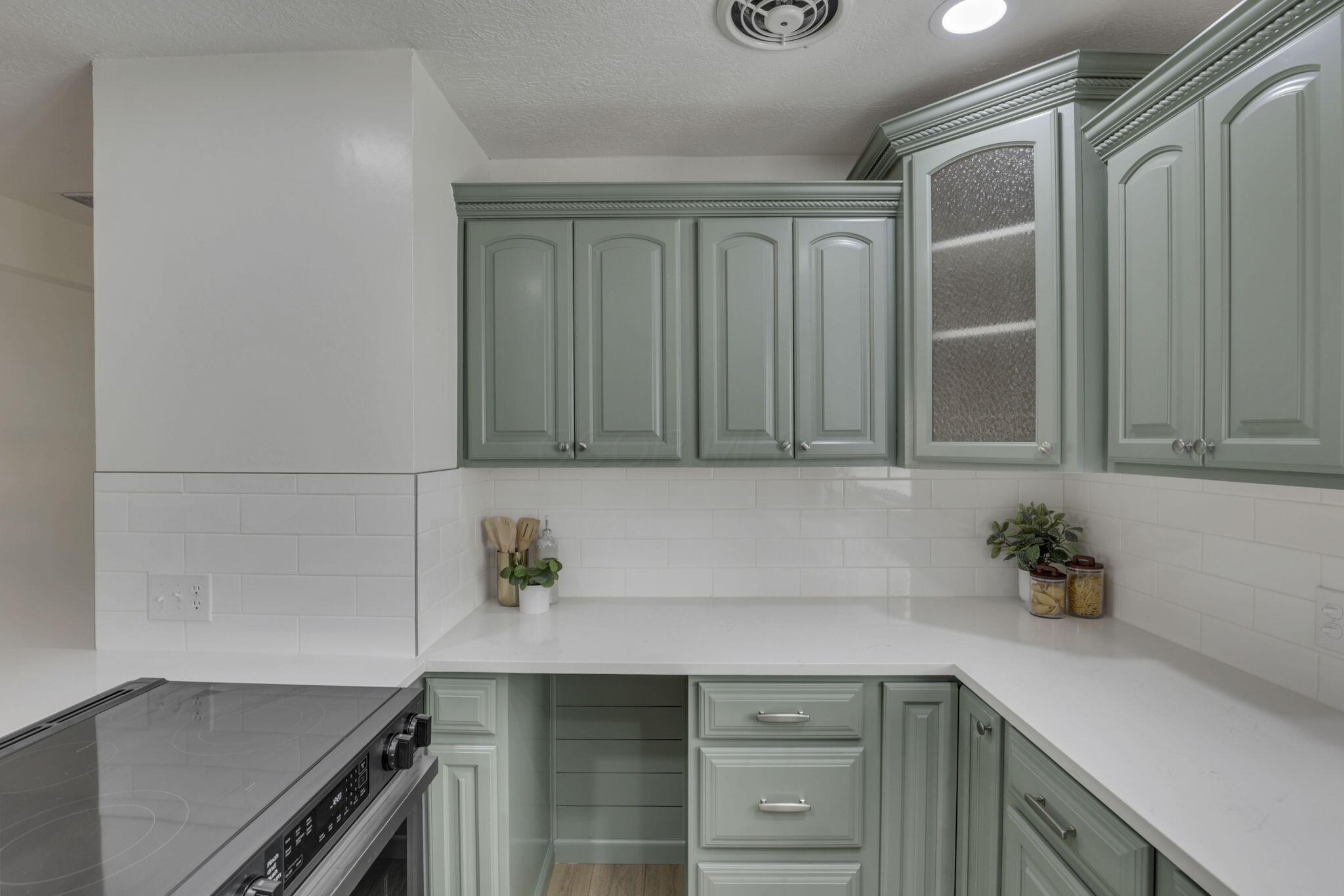 1080 Coonpath Road Northwest Lancaster, OH 43130 - Photo 11 of 55 Kitchen