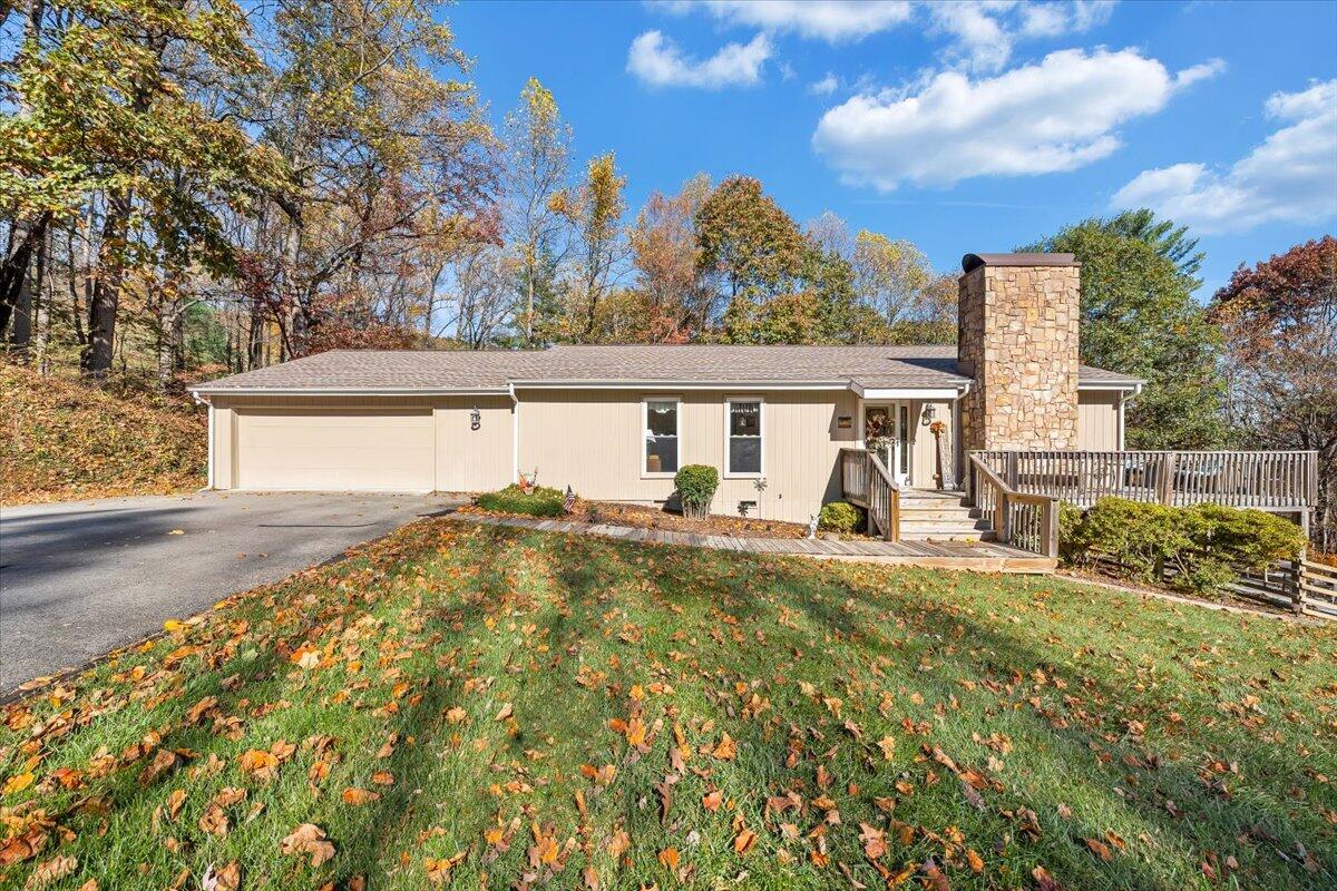 6263 Mt Chestnut Road Roanoke, VA 24018 - Photo 1 of 37 01-MIB06571