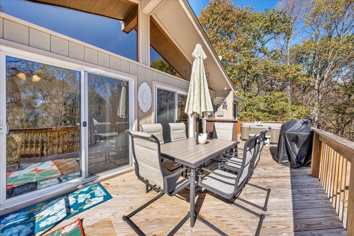 6263 Mt Chestnut Road Roanoke, VA 24018 - Photo 26 of 37 27-MIB06550