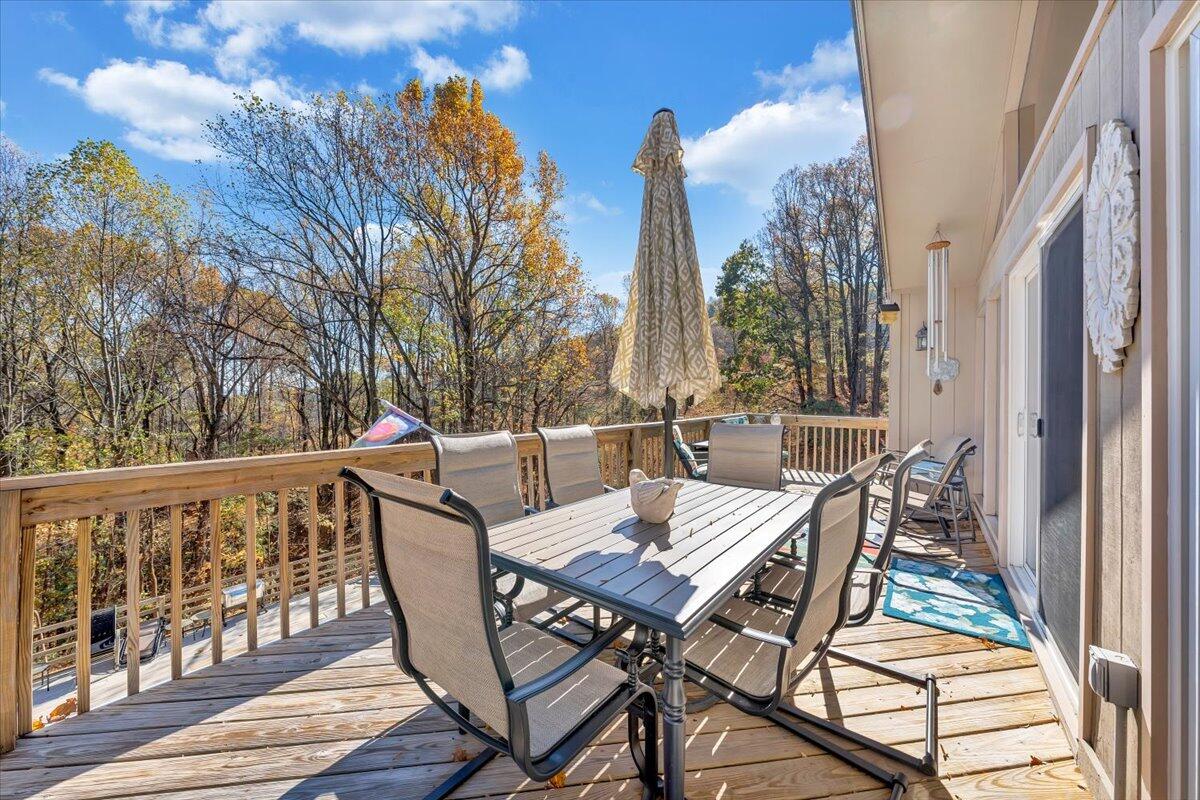 6263 Mt Chestnut Road Roanoke, VA 24018 - Photo 27 of 37 28-MIB06553