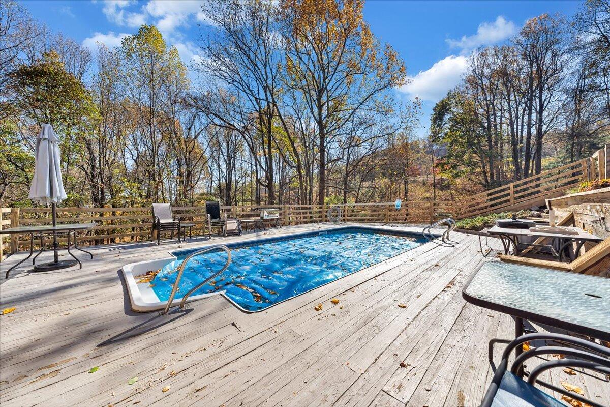 6263 Mt Chestnut Road Roanoke, VA 24018 - Photo 32 of 37 33-MIB06568