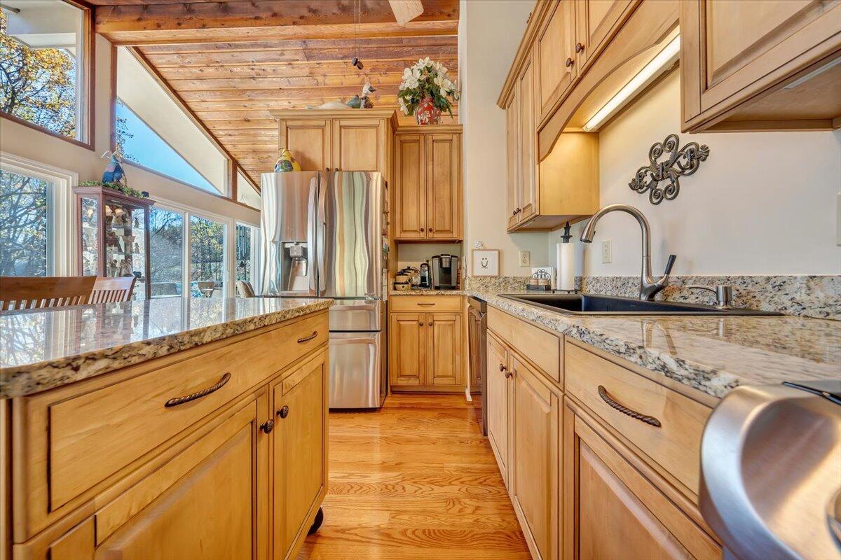 6263 Mt Chestnut Road Roanoke, VA 24018 - Photo 7 of 37 07-MIB06490