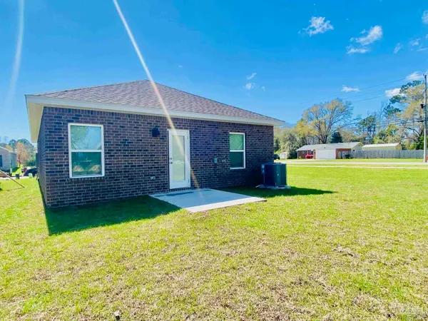 $2,000 | 9908 Starling Drive, Pensacola, FL 32506