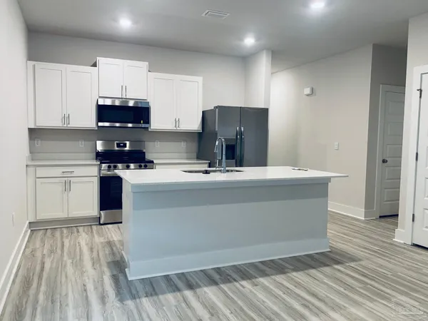 $2,000 | 9908 Starling Drive, Pensacola, FL 32506