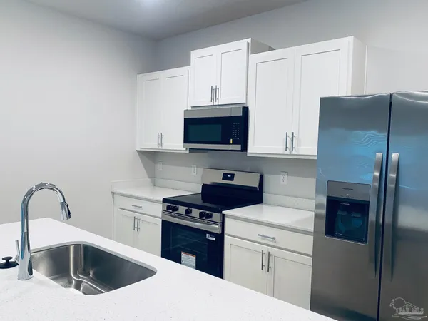 $2,000 | 9908 Starling Drive, Pensacola, FL 32506