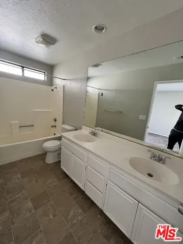 $1,995 | 661 Woodcrest Drive, Unit B, Lake Elsinore, CA 92530