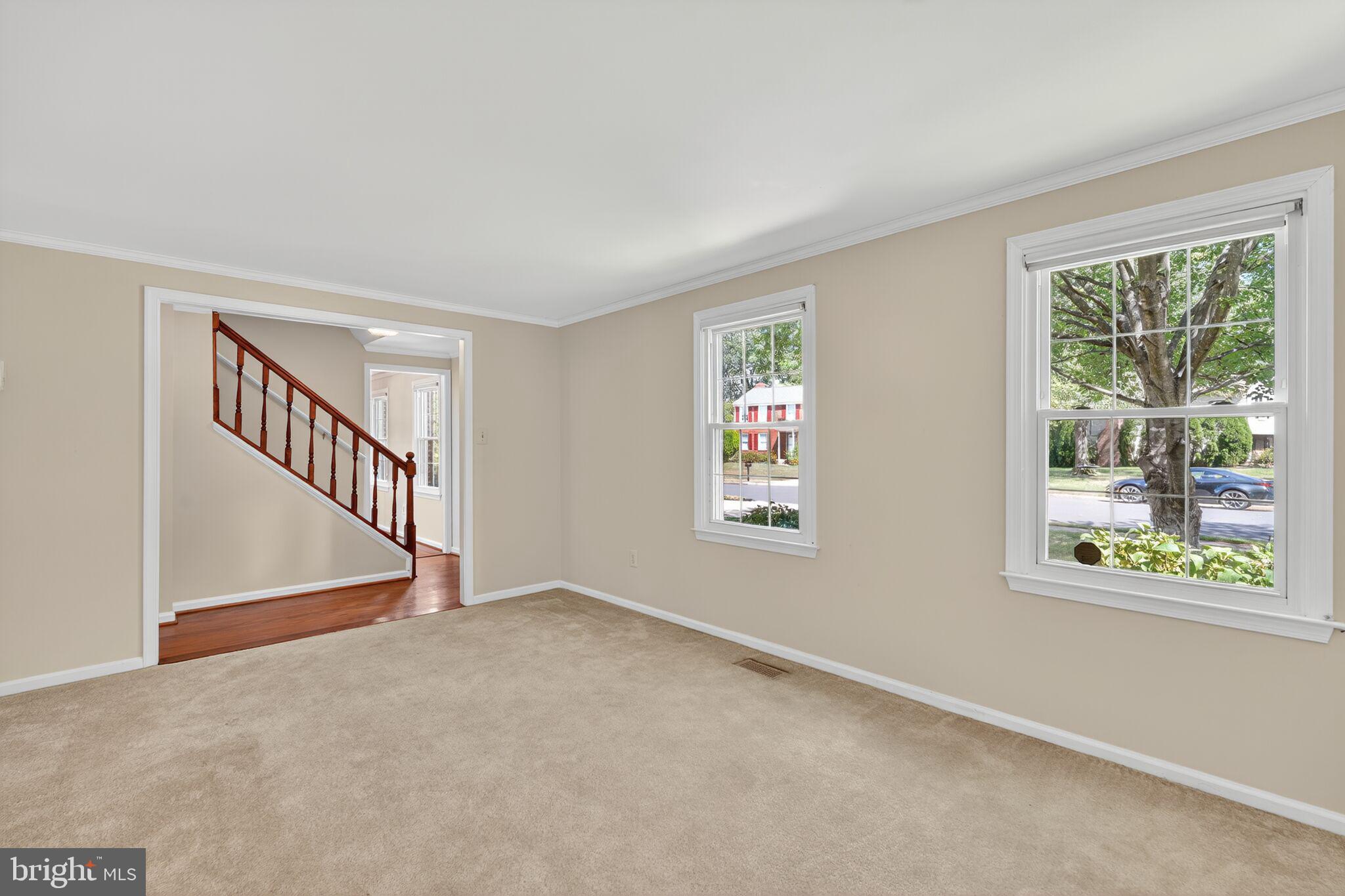 7620 Trail Run Road Falls Church, VA 22042 - Photo 3 of 35 Living Room