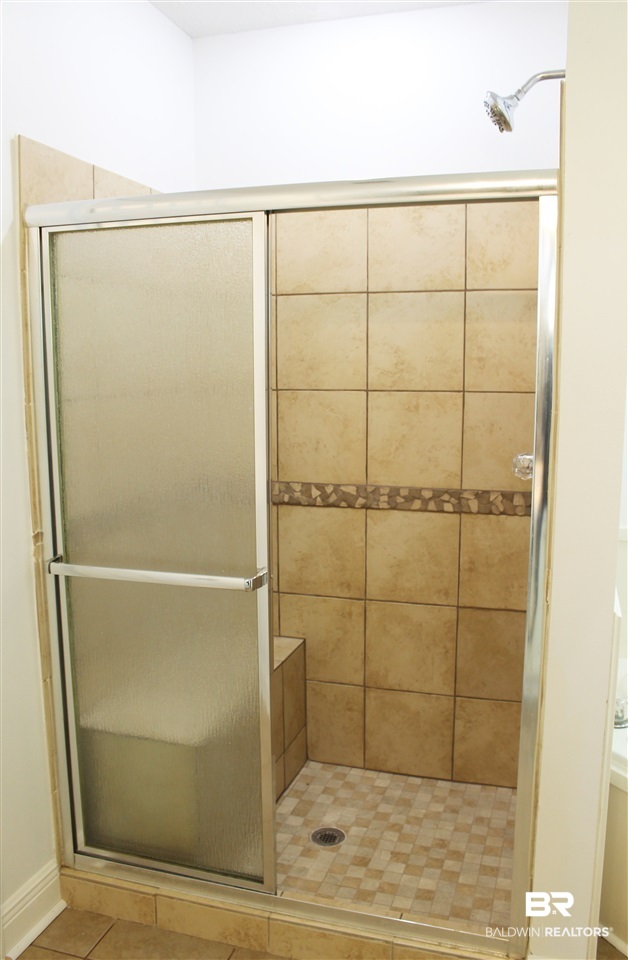 8522 Southern Oak Court Mobile, AL 36695 - Photo 10 of 21 Spacious walk-in shower