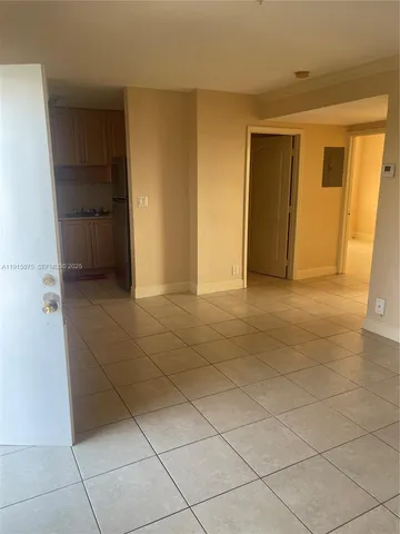 $1,600 | 110 Southeast 2nd Street, Unit 309, Hallandale Beach, FL 33009