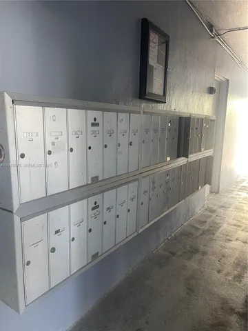 $1,600 | 110 Southeast 2nd Street, Unit 309, Hallandale Beach, FL 33009