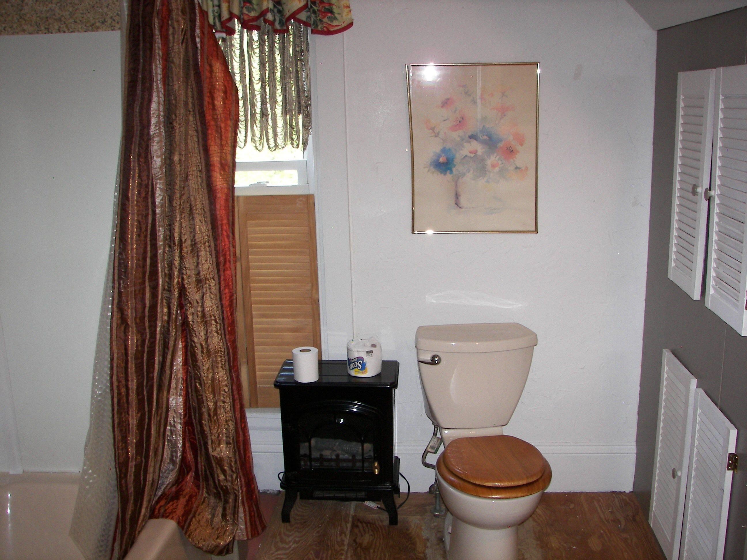 26 East Boston Road Vinalhaven, ME 04863 - Photo 17 of 20 BECKY'S BATH-E