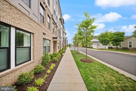$759,900 | 23640 Bolton Cres Terrace, Unit 403, Ashburn, VA 20148