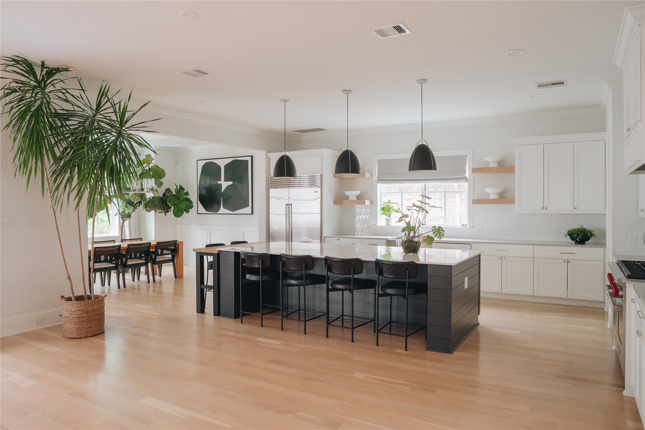 3817 Aberdeen Way Houston, TX 77025 - Photo 2 of 45 Bright and inviting kitchen with huge island.
