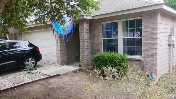 $1,750 | 7460 Paraiso Cove, Boerne, TX 78015