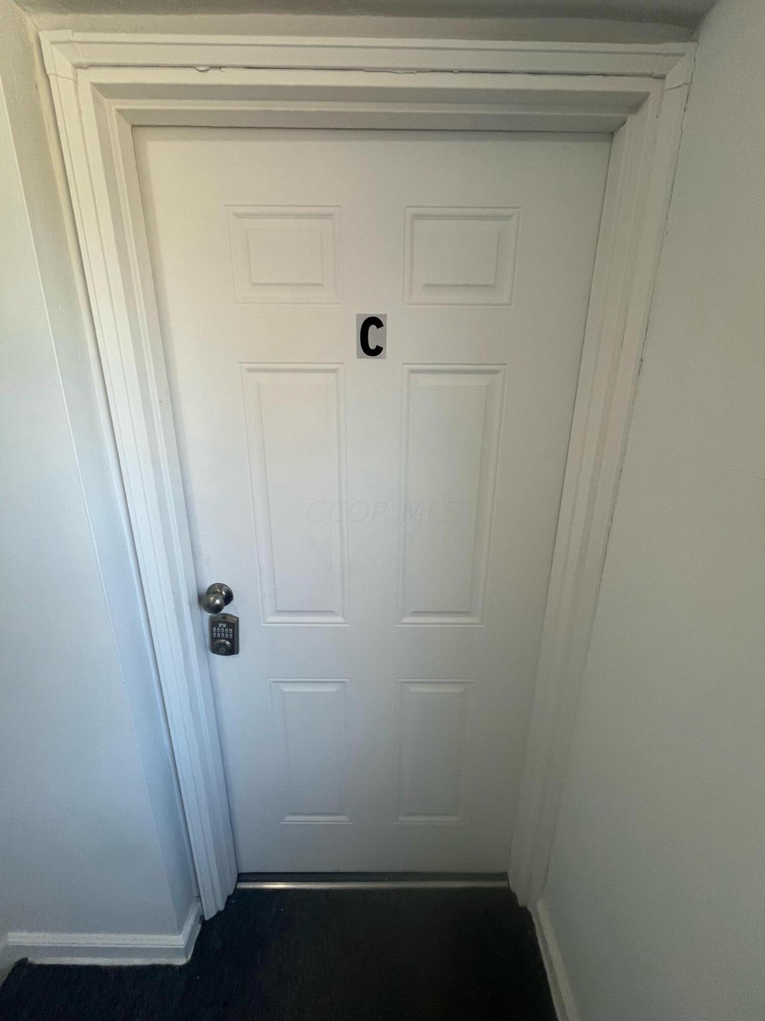102 North Hampton Road, Unit C Columbus, OH 43213 - Photo 2 of 7 image5