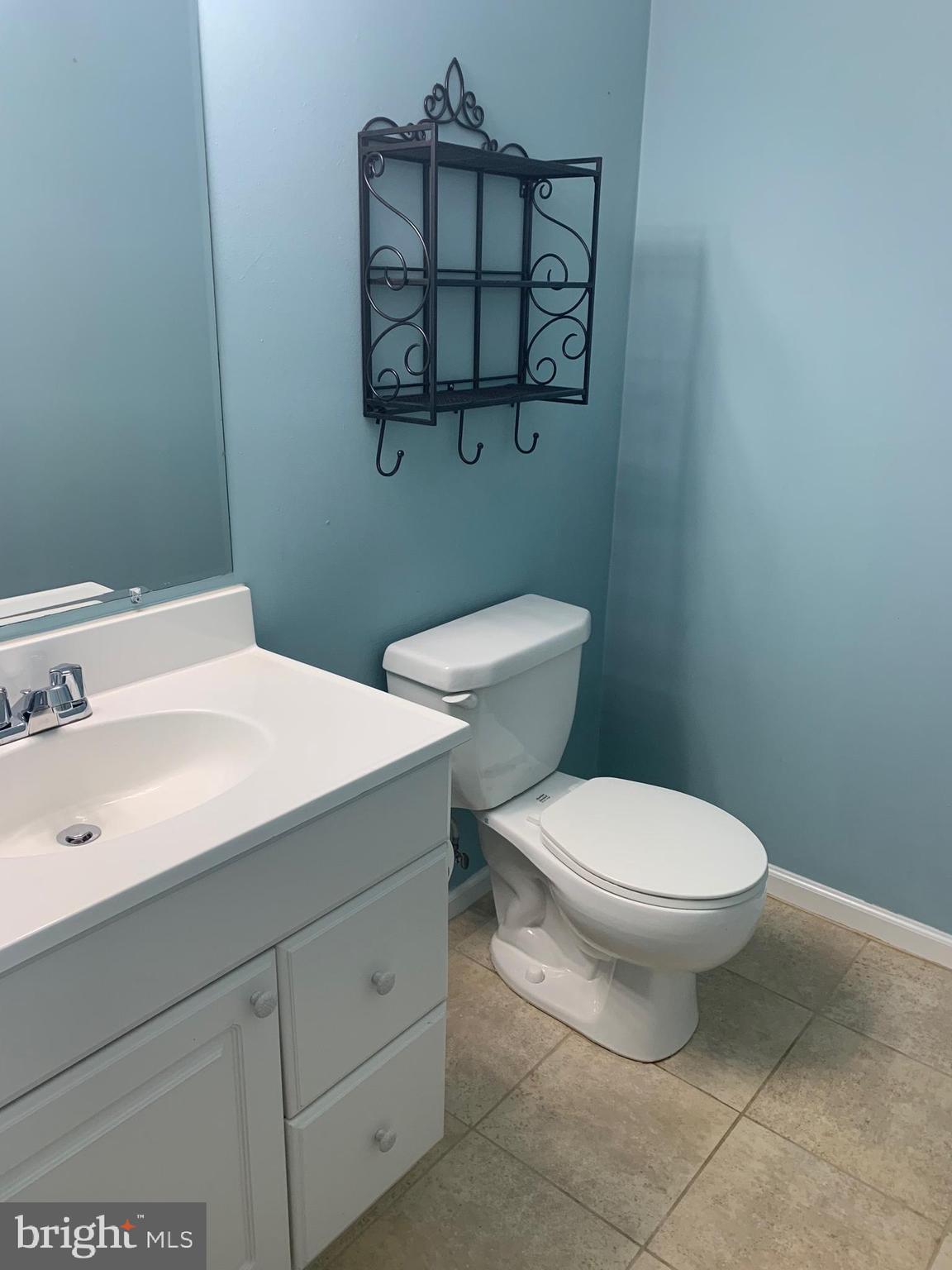 210 Tilden Way Edgewater, MD 21037 - Photo 28 of 34 Powder room on entry level