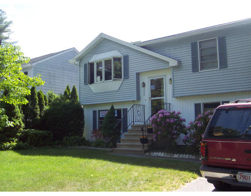 206 Durant Street Springfield, MA 01129 - Photo 2 of 9 Gallery Image 2